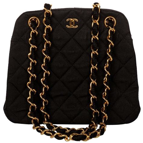 Chanel quilted handbag gold chain